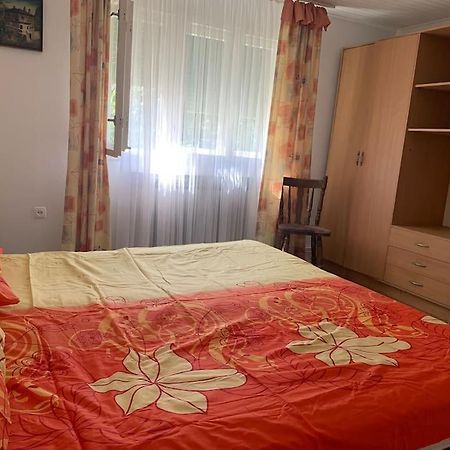 Cheerfull 2-Bedroom With Patio. Close To All Ameneties. ザグレブ エクステリア 写真